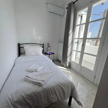 Blue House נאוסה