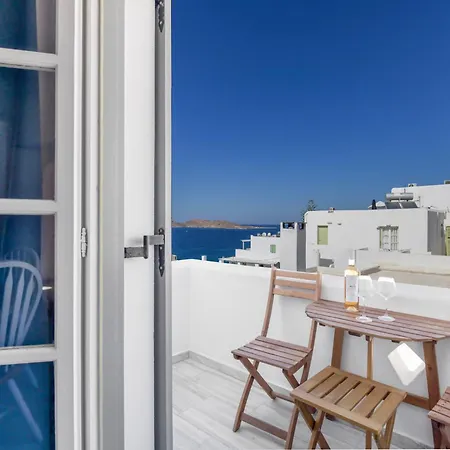Blue House * Nausa