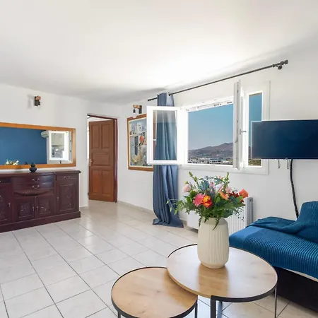 Blue House Apartment