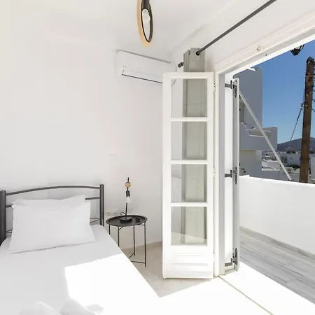 Blue House Apartment *